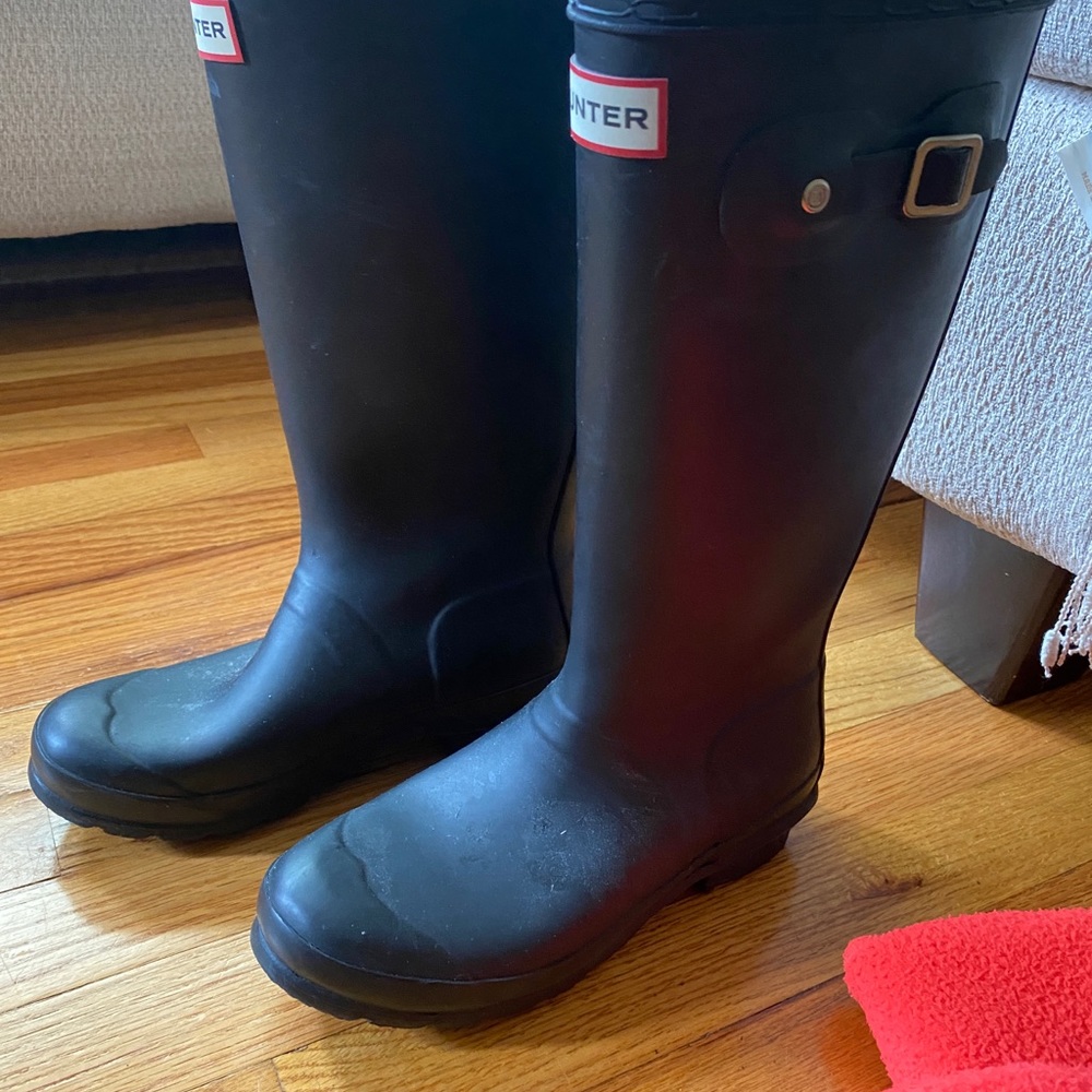 Big kids hunter boots size 6